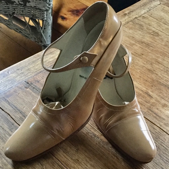 Prada Mary Janes Patent Leather Nude 8.5 US / 39.5 EU - Picture 2 of 11